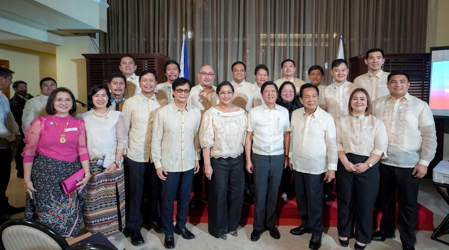 Mga Kapartido Ni Dating Pangulong Duterte Lumipat Na Sa Partido Ni