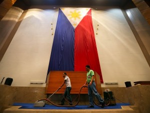 PLENARY HALL-HOUSE OF REPRESENTATIVES-SONA/JULY 21, 2015   HOUSE CLEANING: Preparations inside the Plenary Hall of the House of Representatives for the last State of the Nation Address of President Benigno S. Aquino III on July 27, 2015. INQUIRER PHOTO/LYN RILLON