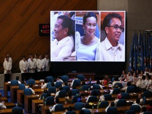SONA/JULY 27, 2015 Video of Sen. Grace Poe, VP Binay and Sec. Roxas while being referred to by Pres. Benigno S. Aquino III during his speech in his final SONA inside the Congress' Plenary Hall.  INQUIRER PHOTO/LYN RILLON