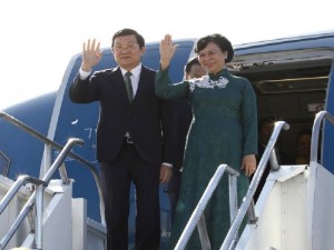 ARRIVAL VIETNAM PRES