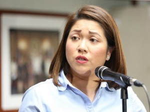 ABIGAIL VALTE/ SEPTEMBER 18, 2015 Presidential spokesperson Abigail Valte talks on the issue of Liberal Party's presidential candidate Mar Roxas asking Camarines Sur Rep. Leni Robredo to be his running mate as Vice President in the 2016 elections during a media briefing held in Malacanan , Friday. INQUIRER PHOTO/JOAN BONDOC