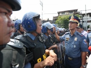 July 27, 2015 PNP Director Ricardo Marquez inspects the security around Batasan during President Benigno aquino's last State of the Nation Address. INQUIRER/ MARIANNE BERMUDEZ