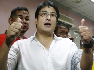 SEN.BONG REVILLA SURRENDERS AT SANDIGANBAYAN/JUNE 20,2014 Senator Ramon "Bong" Revilla Jr. voluntarilly surrenders at the Sheriffs Office of the Sandiganbayan. INQUIRER PHOTO/RAFFY LERMA