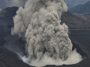 Japan-Volcano-1201