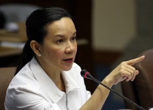 SENATE/FEB.2,2015 Senator Grace Poe-Llamanzares, chair of the Senate committee on public services hearing on the defective MRT-LRT services. INQUIRER PHOTO/RAFFY LERMA