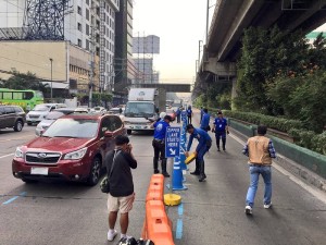 EDSA southbound zipper lane | Inquirer Photo - Jovic Yee