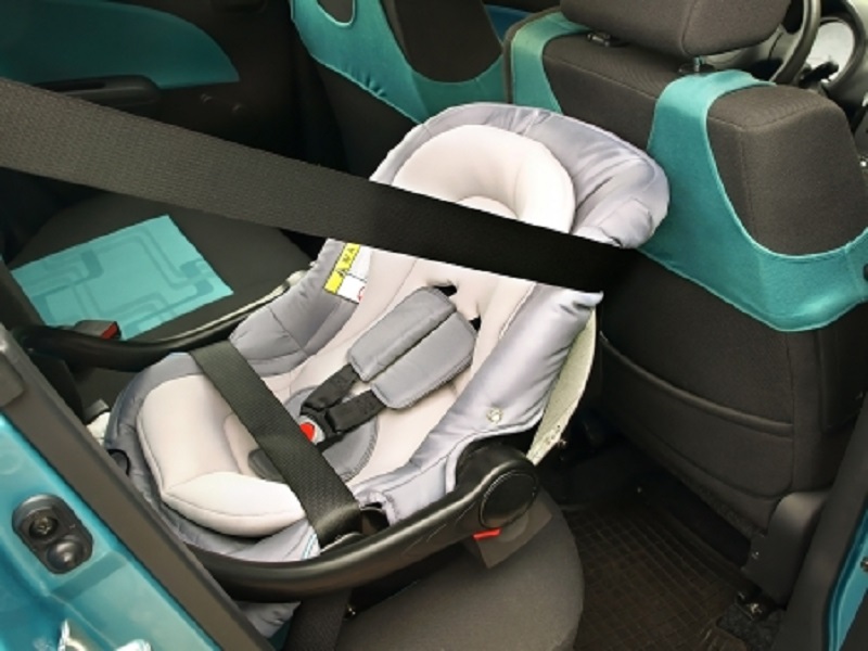 Batas na nagoobliga ng ‘child restraint system’ sa sasakyan, pirmado