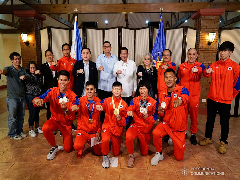 Mga Atletang Gold Medalist Binigyan Ng P M Cash Incentive Ni Pangulong Duterte Dziq Radyo