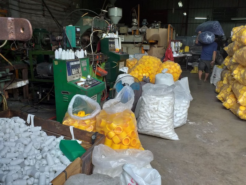 3 warehouse pinasara ng BIR sa Karuhatan, Valenzuela sa hindi