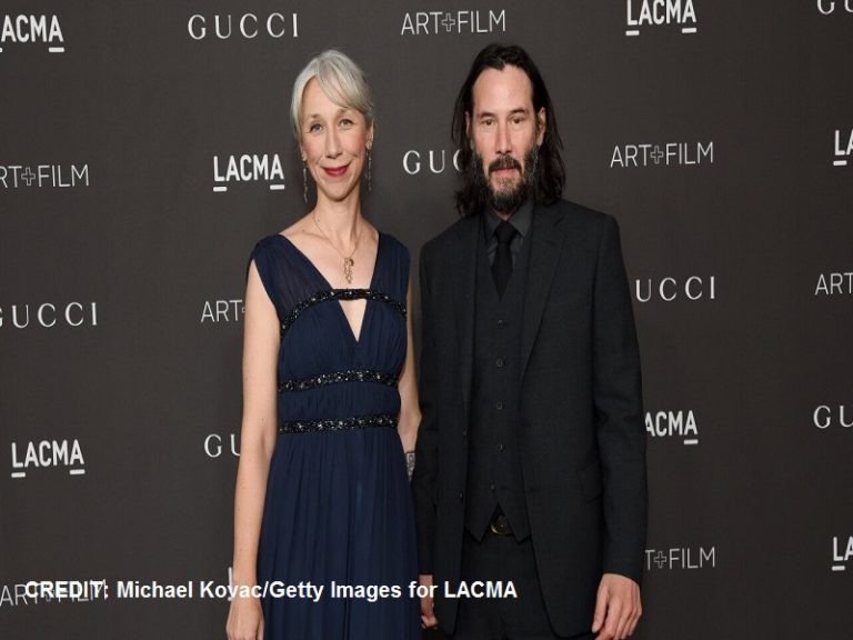 Keanu Reeves inirampa sa red carpet ang bagong girlfriend | DZIQ Radyo