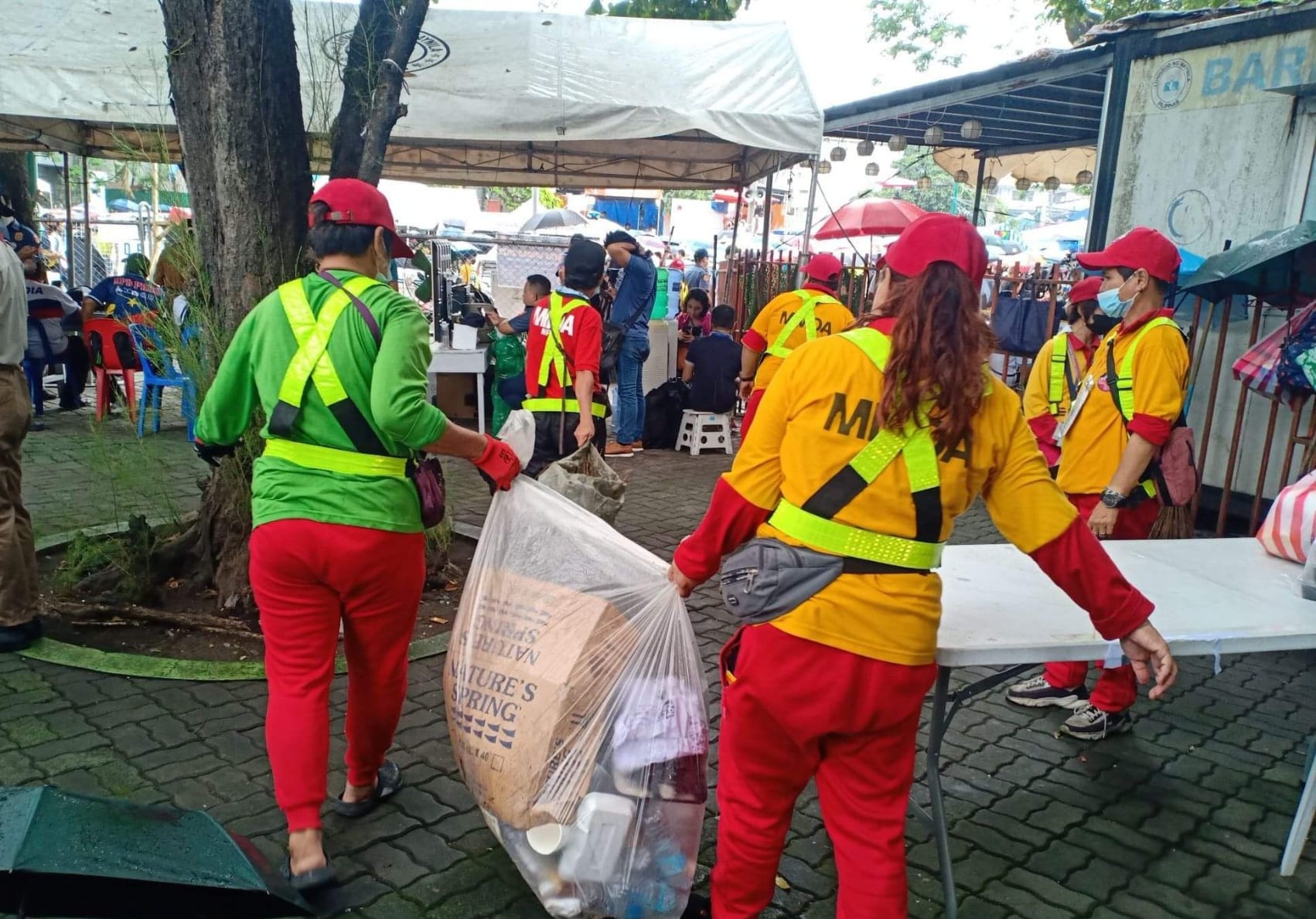 Basura Ng Undas Sa Mga Sementeryo Umabot Sa Pitong Truck Dziq Radyo Inquirer 990am 2887