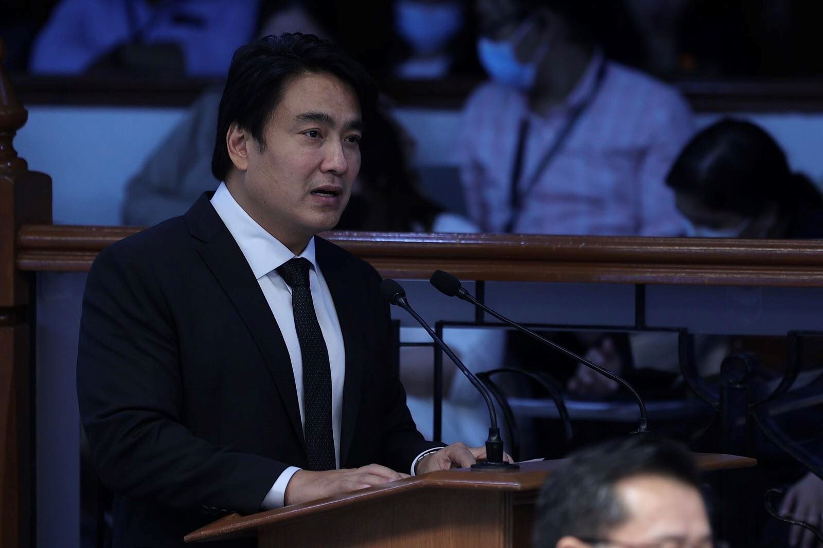 PHOTO: Sen. Ramon Revilla Jr. STORY: Dagdag allowance sa mga guro hinihintay na lang ang pirma ni Marcos