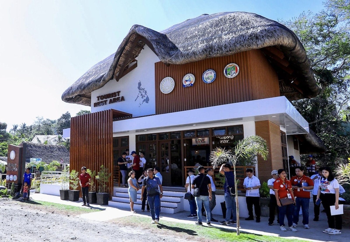 PHOTO: Front of Tourist Rest Area in Pagudpud, Ilocos Norte