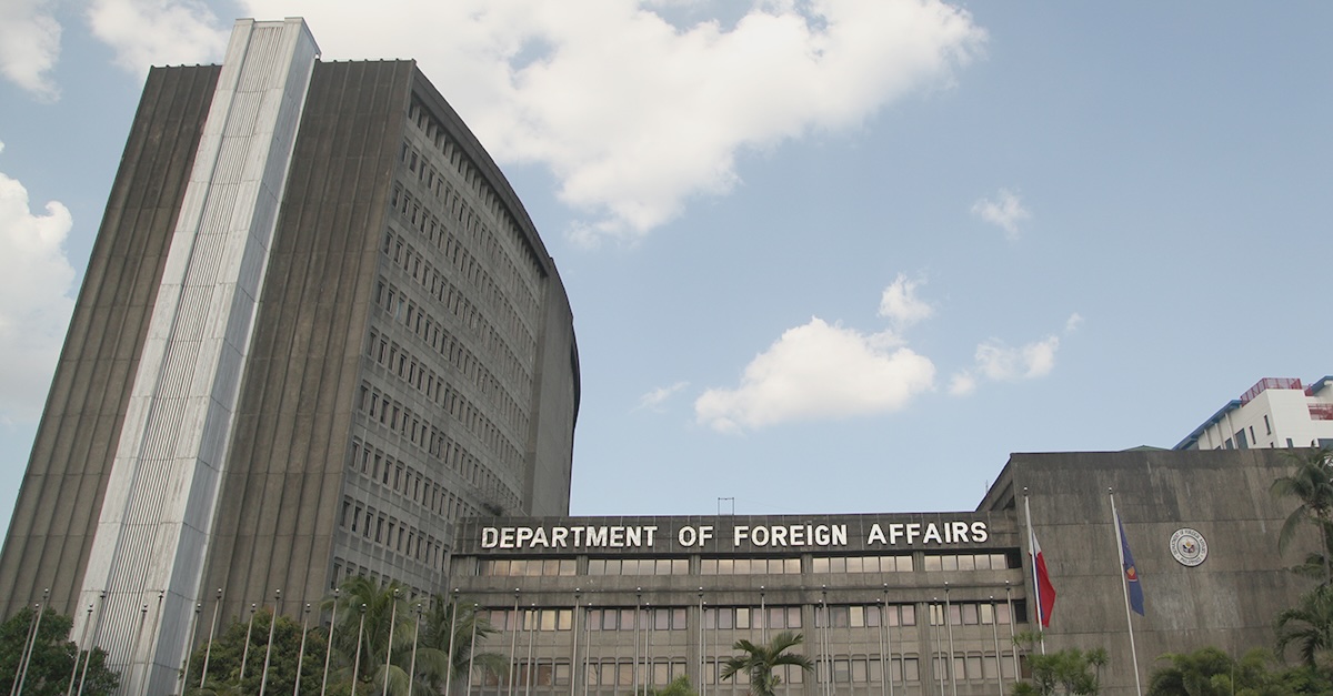 PHOTO: Facade of the Department of Foreign Affairs STORY: Chinese citizens hihigpitan ng DFA ang pagkuha ng PH visa