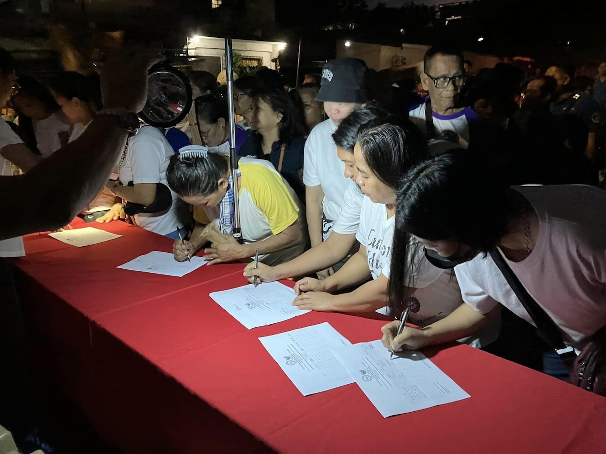PHOTO: Quezon City volunteers sign up for DILG Kalinisan STORY: 34,400 metric tons ng basura nahakot ng DILG ‘Kalinisan’