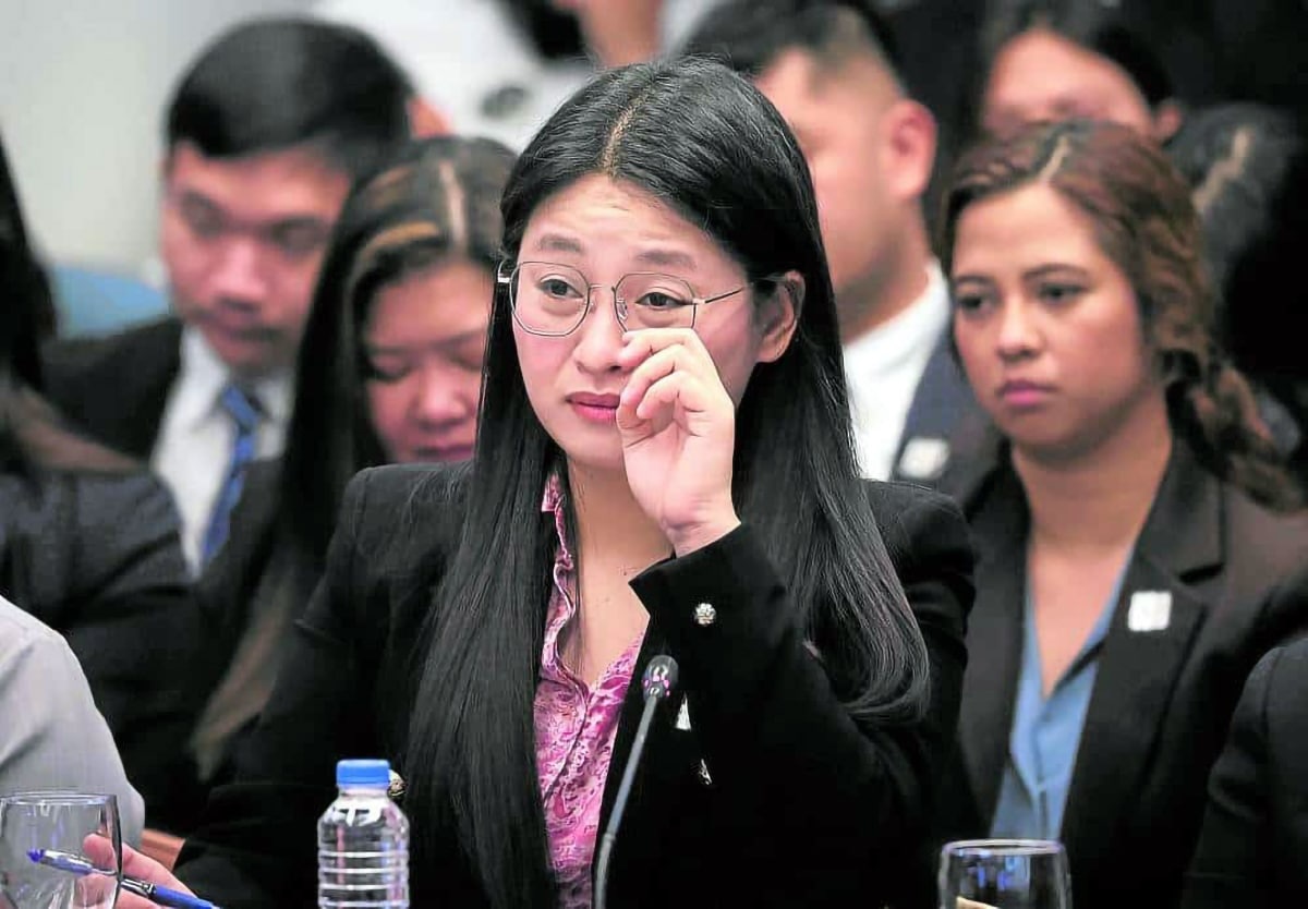 PHOTO: Bamban Mayor Alice Guo STORY: Alice Guo nagkakasakít daw dahil sa stress ng Senate hearing